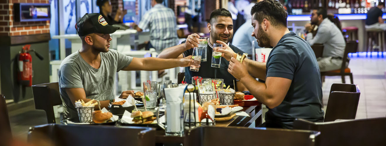 KICKERS SPORTS BAR, Dubai - Menu, Preços & Comentários de Restaurantes